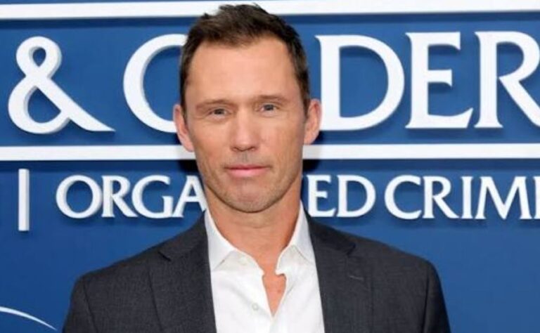 Jeffrey Donovan: The Guy Who Grew Up With No Electricity and Ended Up Playing Both Kennedy Brothers