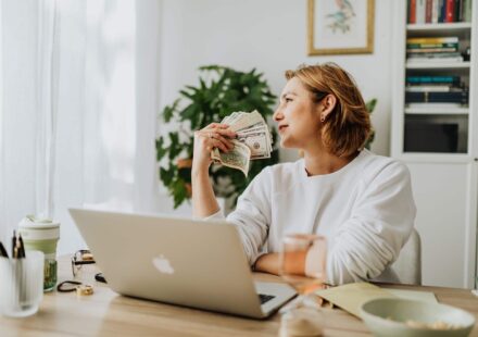 Weekend Side Hustles That Can Grow Into a Business