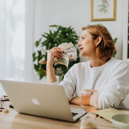 Weekend Side Hustles That Can Grow Into a Business