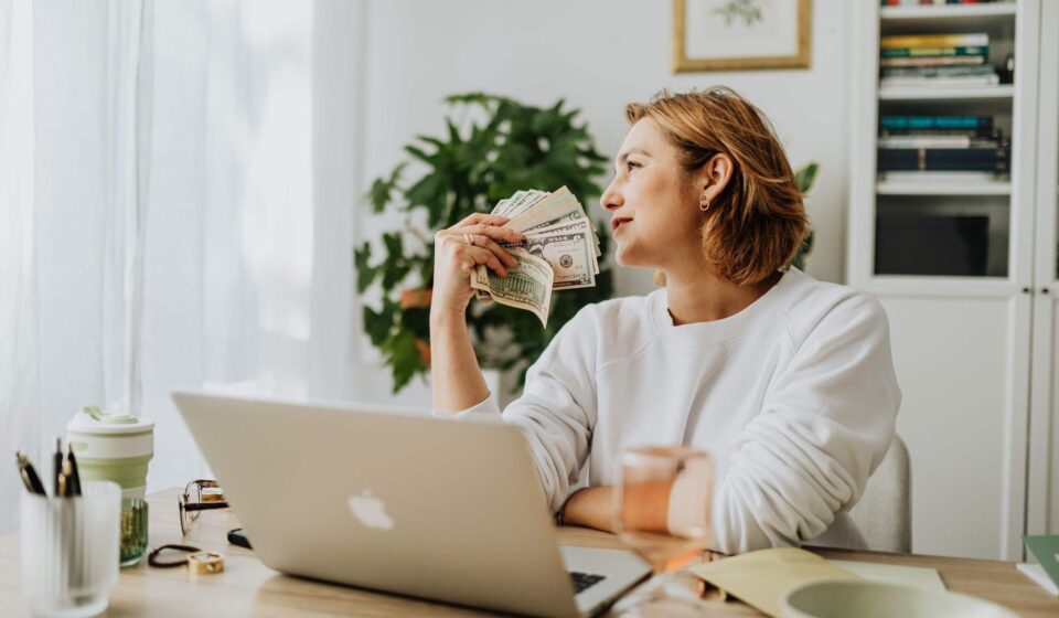 Weekend Side Hustles That Can Grow Into a Business